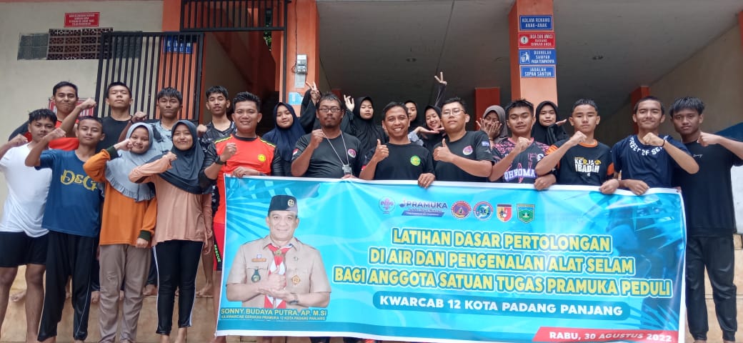 SATGAS PRAMUKA PEDULI KWARCAB 12 PADANG PANJANG GELAR PELATIHAN WATER RESCUE