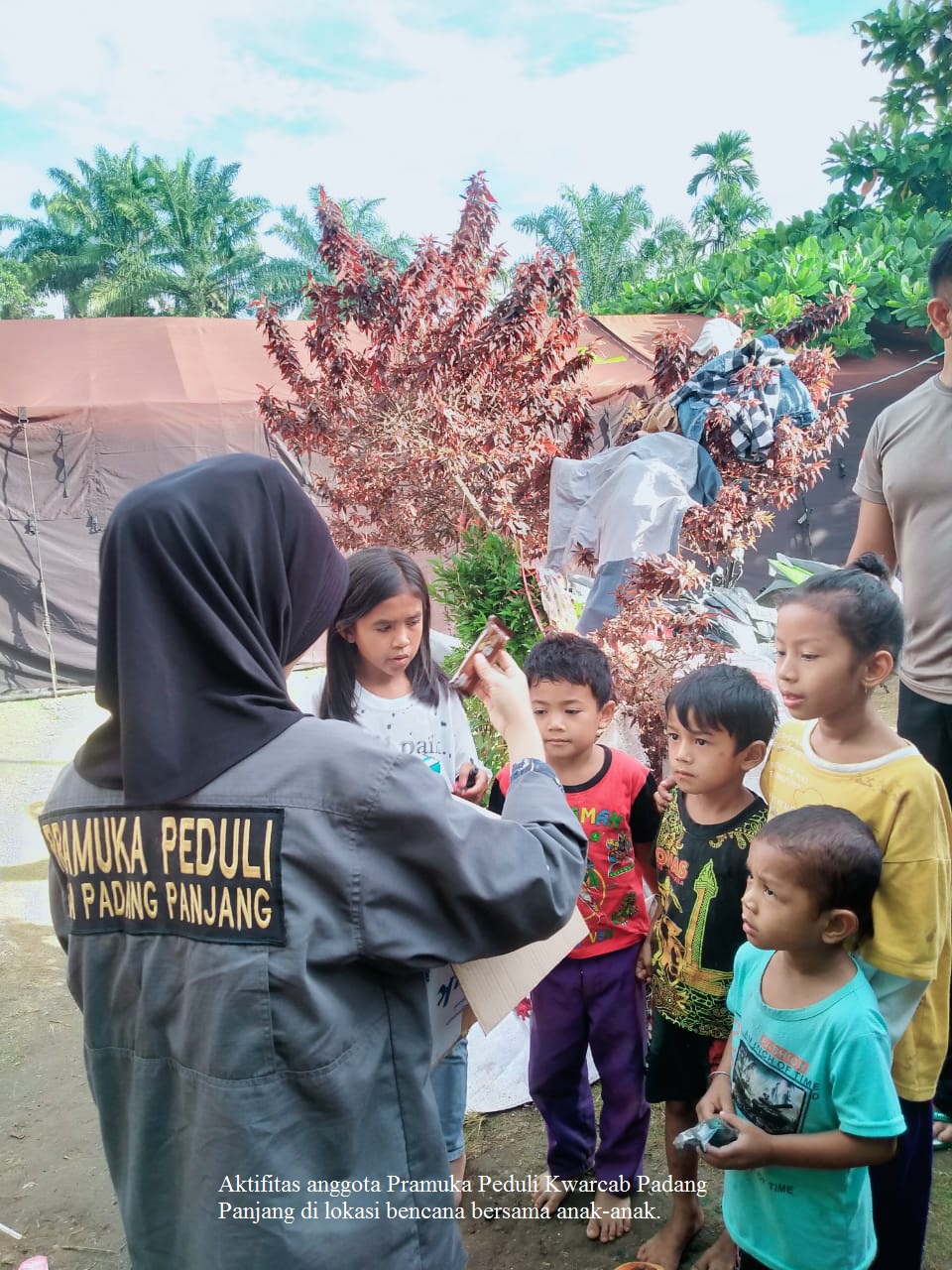 KWARCAB PADANG PANJANG KIRIM ANGGOTA KE LOKASI BENCA GEMPA PASAMAN