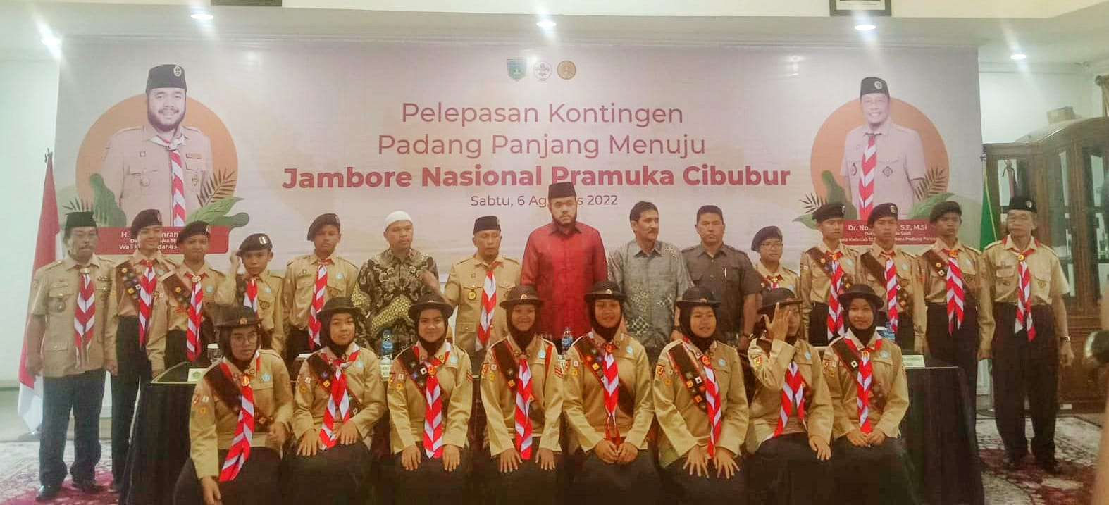 WALIKOTA PADANG PANJANG RESMI LEPAS KONTINGEN JAMBORE NASIONAL KE XI 